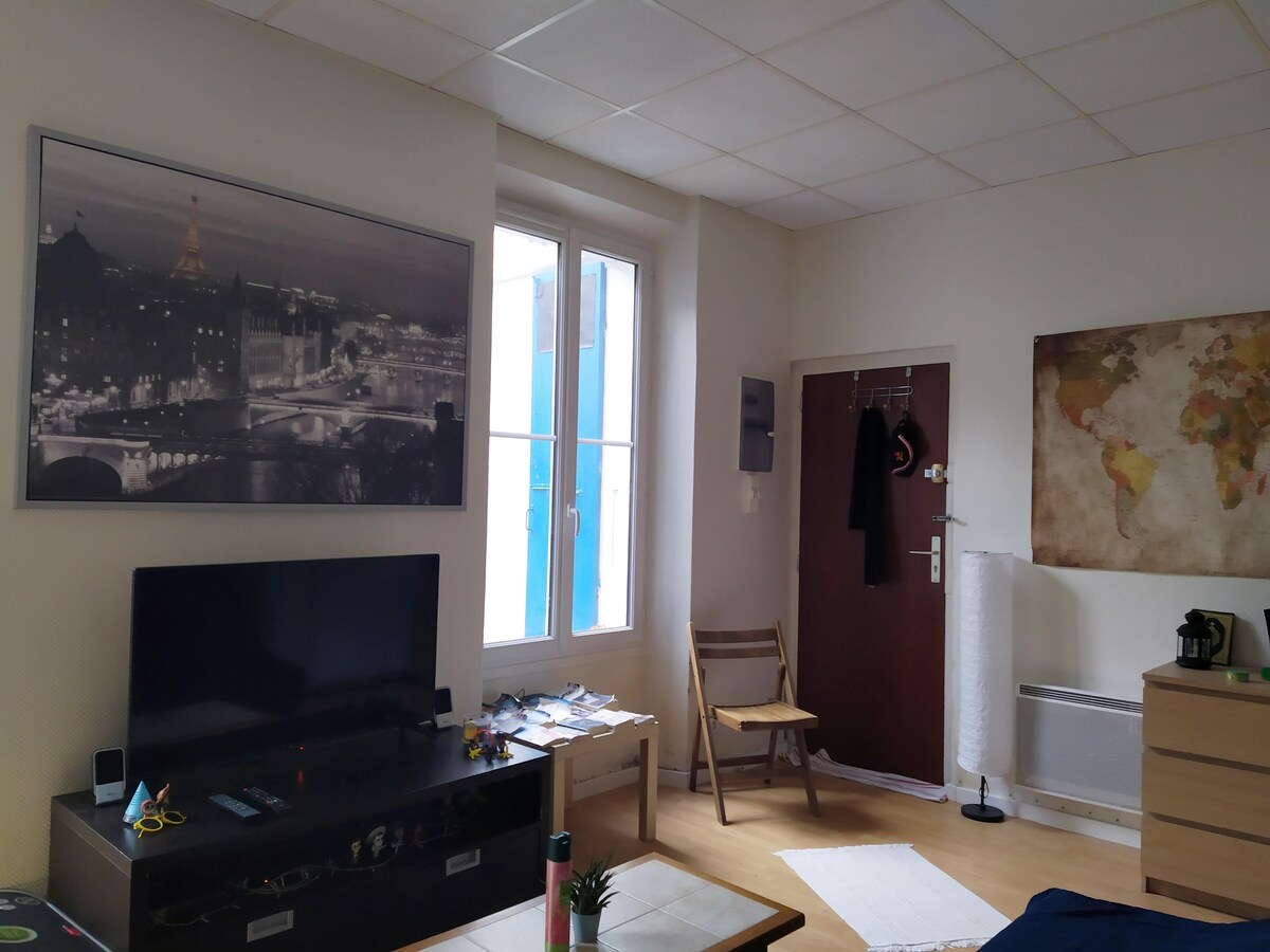 舒适的公寓/舒适单间公寓，距离巴黎的18分钟路程