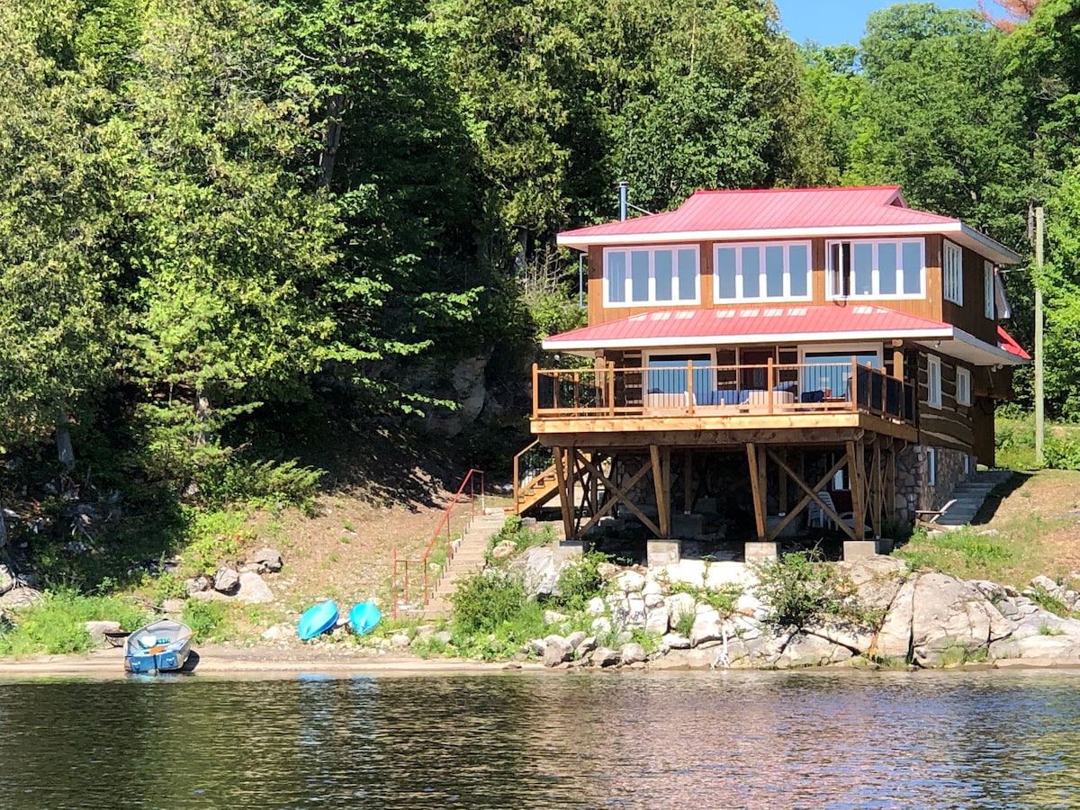 渥太华河美丽的海滨小屋