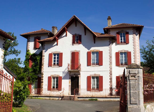 Saint-Étienne-de-Baïgorry的民宿