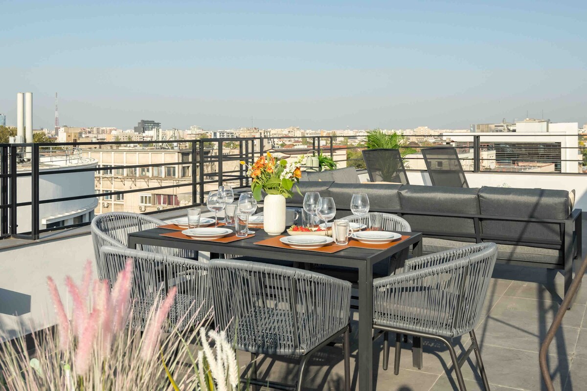 Spectacular Terrace Bright 2BR Penthouse