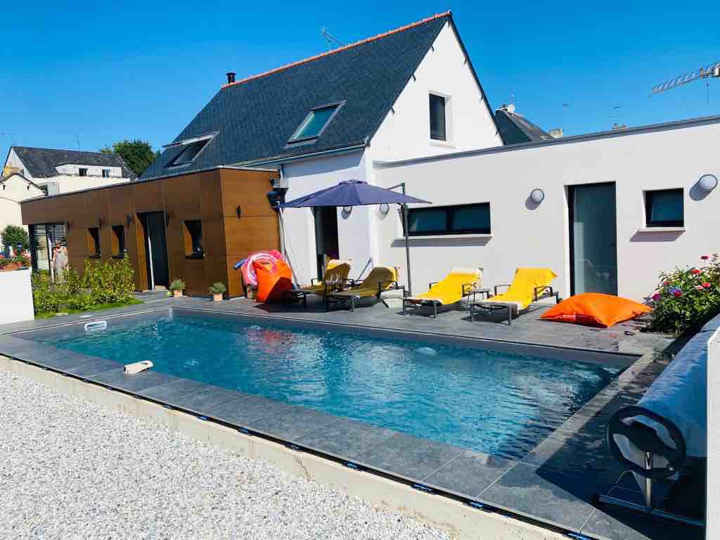 Belle villa contemporaine avec piscine  au calme