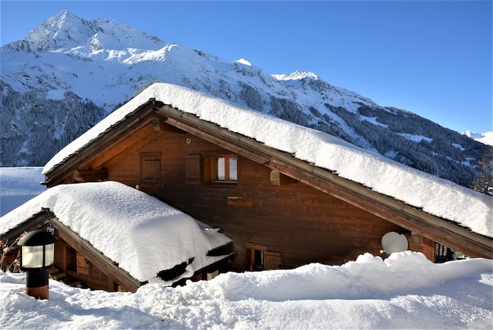 Sainte-Foy-Tarentaise station的民宿