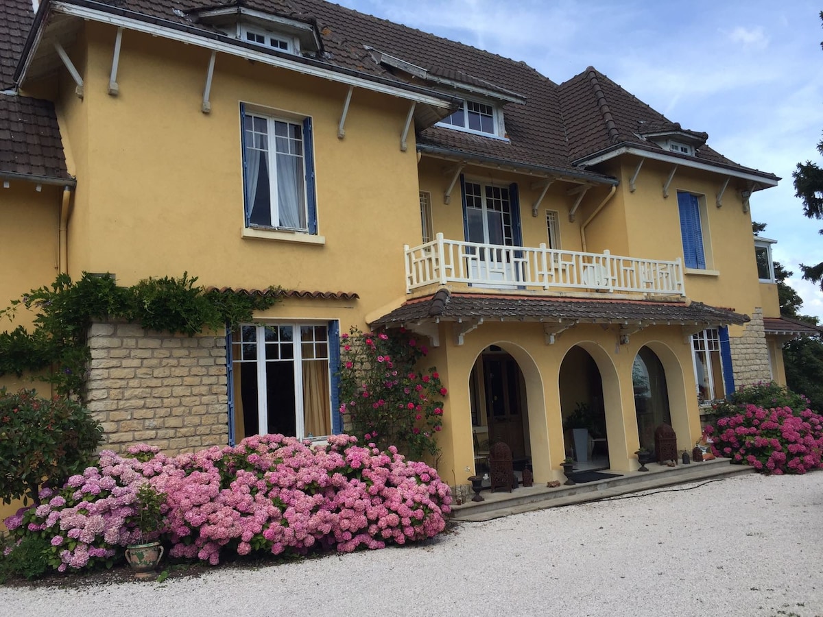 the Logis de la Maison Jaune 2