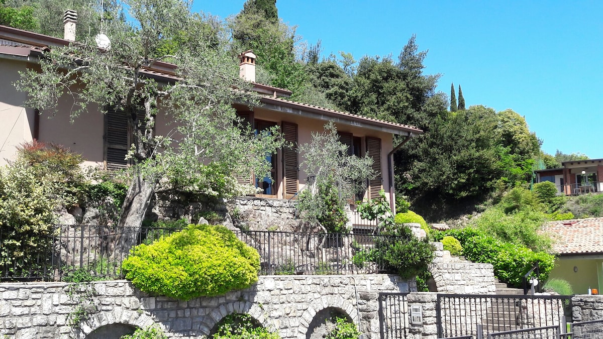 Casa Angelina vista,relax e comodità a Salò