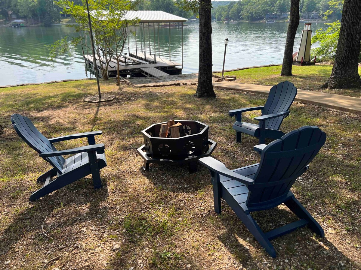 Modern lakefront home with fire pit, grill & more