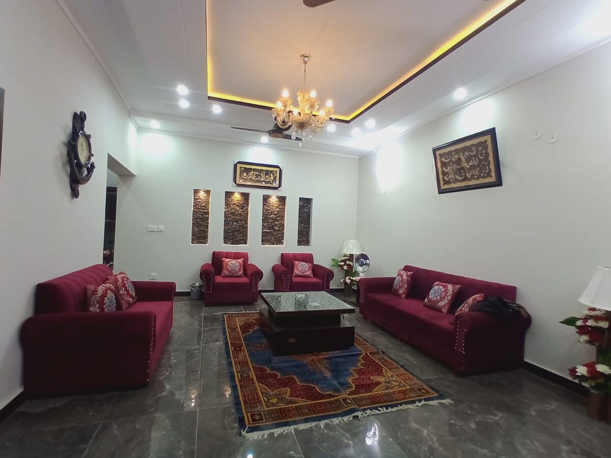6 Bed Luxury Furnish House For Rent in Bahria Town