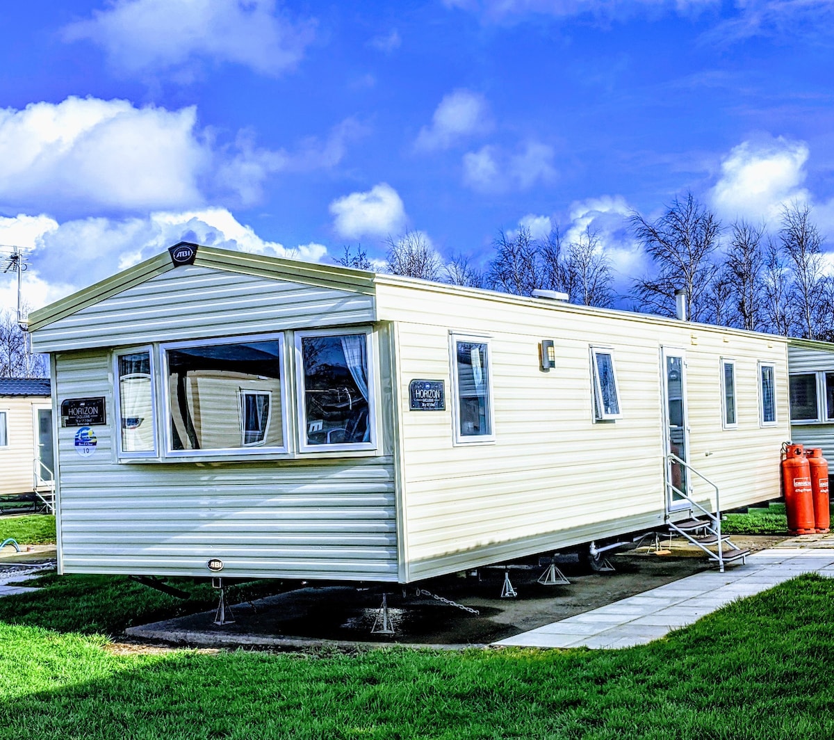 Cozy 3-Bed Caravan Escape in Haven Holiday Village