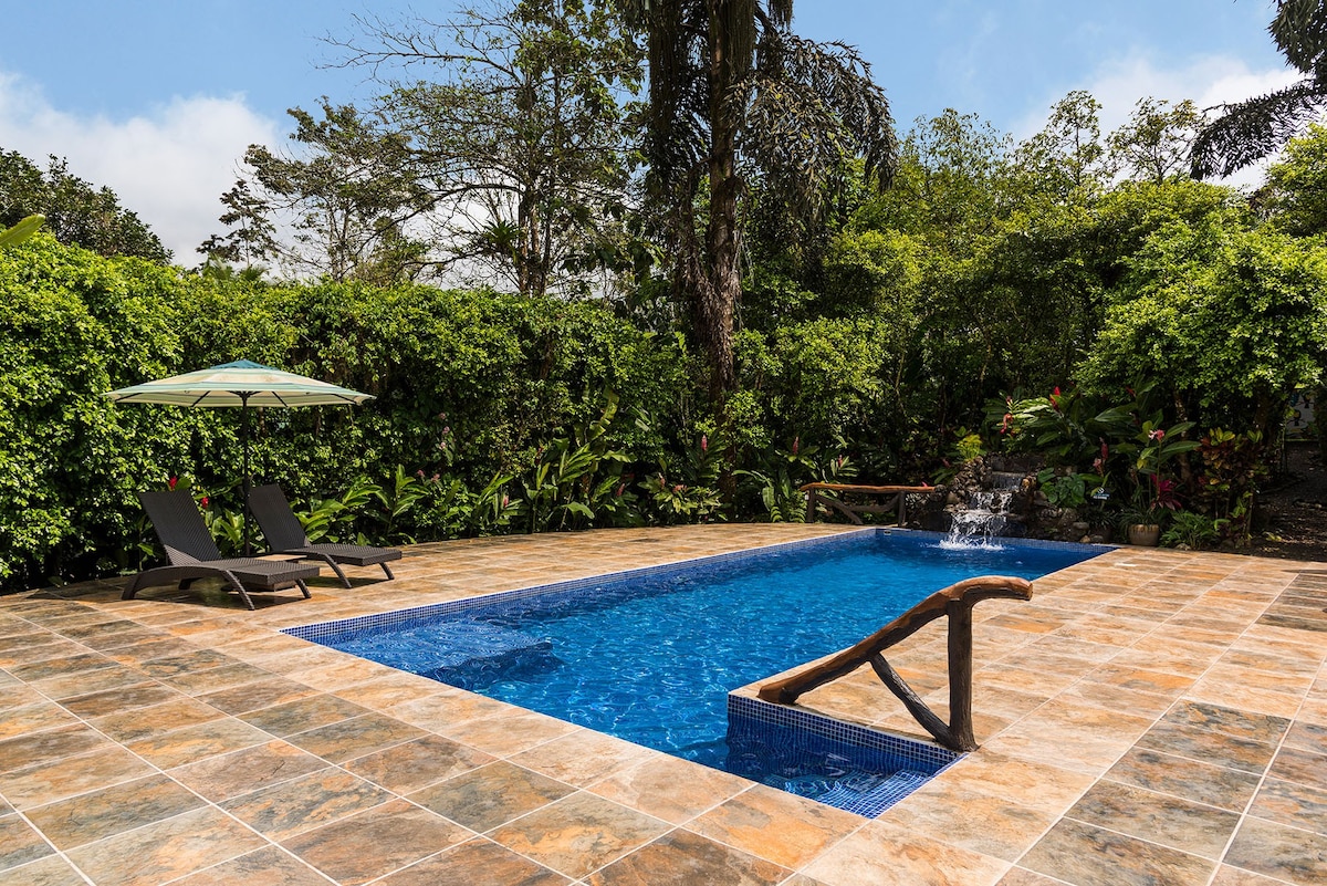 The Villa Hermosa: Pool/Gardens/Game Room