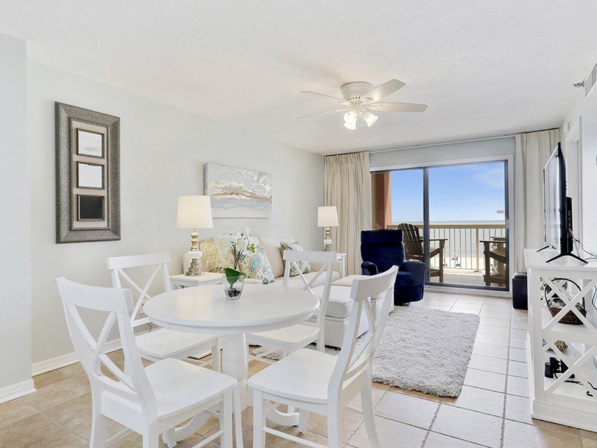 Luxury condo on the beach with direct Gulf views!