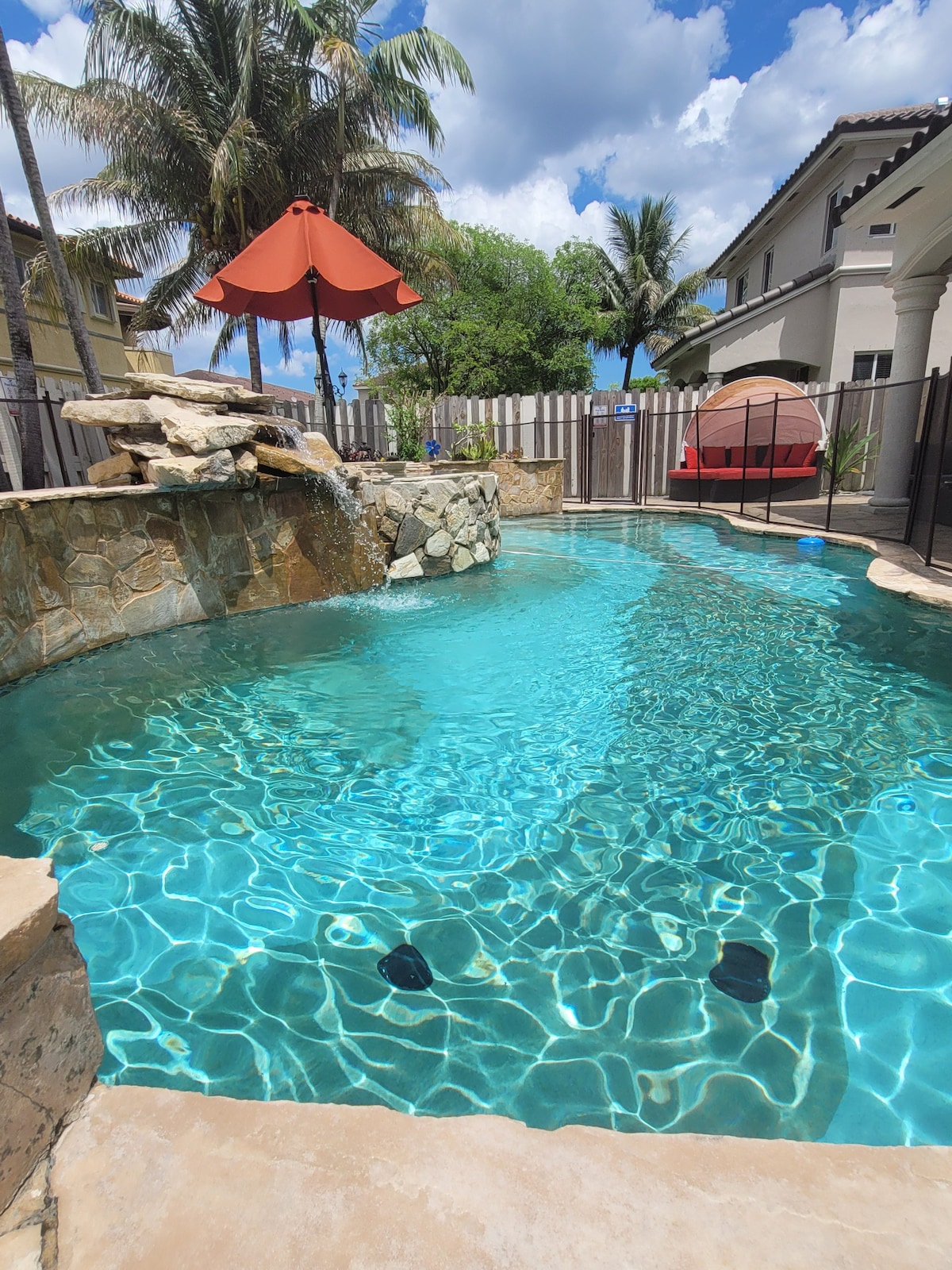 Luxury Mansion Miami /pool/jacuzzi/foosball table