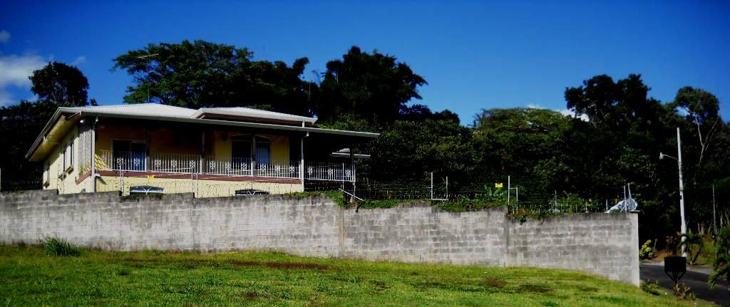 GRANDE CASA OF LOS PRADOS, SARCHI, COSTA RICA