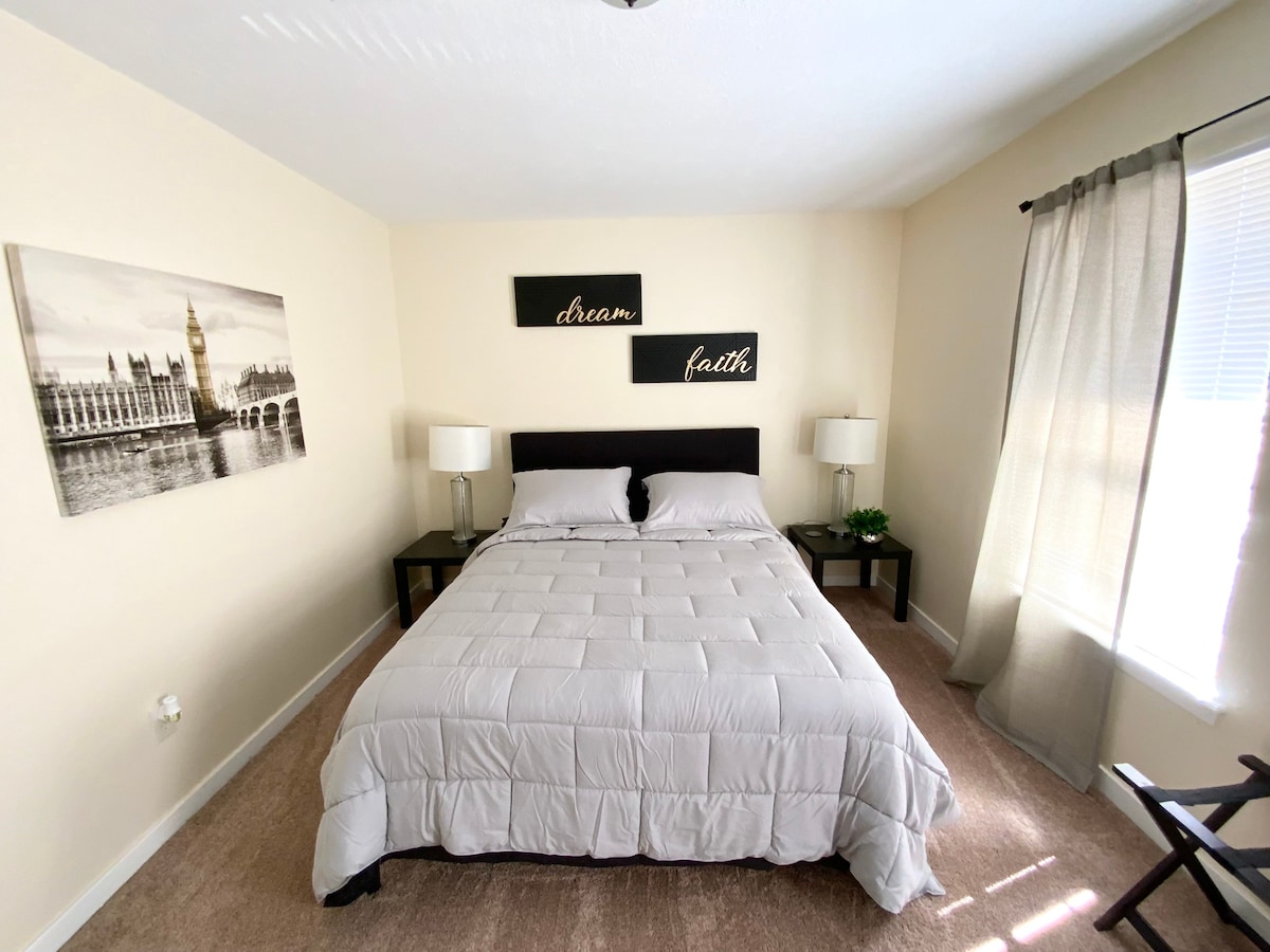 Cozy & Convenient 3 Bedrooms Plus Sleeper Sofa