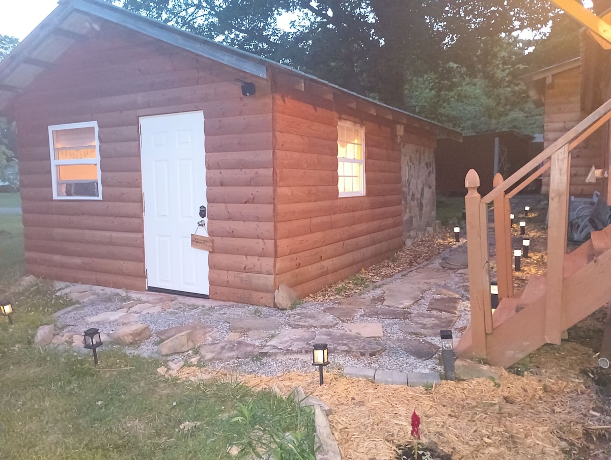 Mini Rock Fortress w/Big Shower & 65" TV