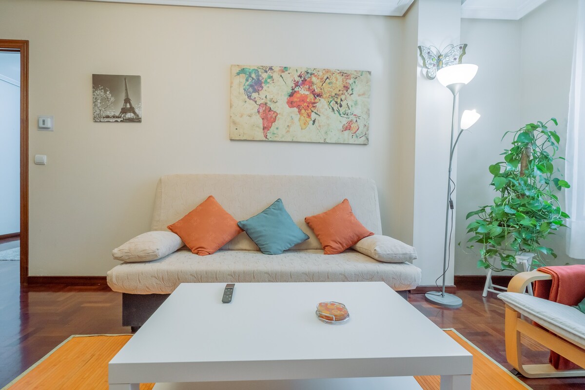 带无线网络的明亮舒适的公寓。