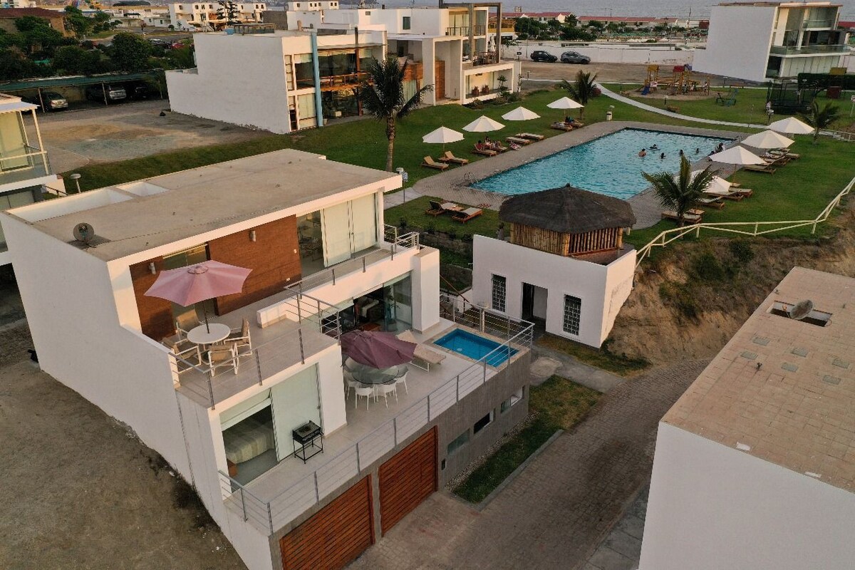 Casa playa sur de Lima, 100 metros de Punta Rocas