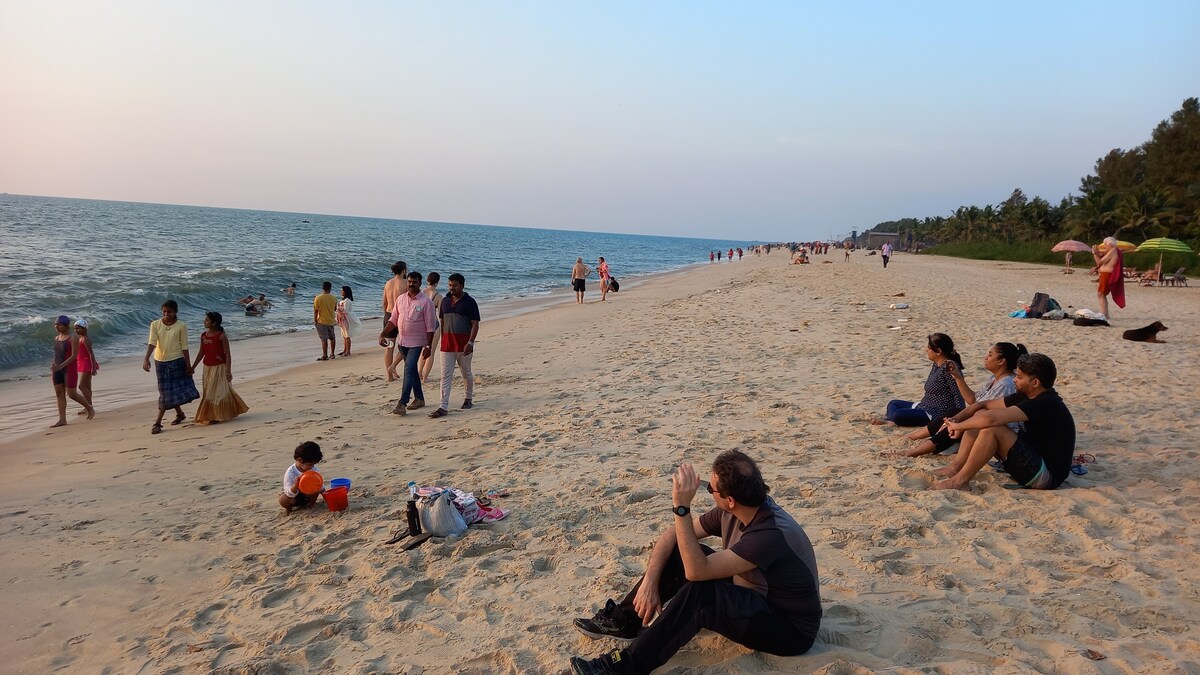 Ninteen People Accomodation at Mararikulam Beach