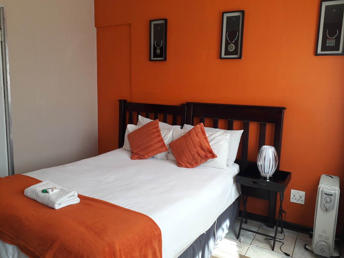 Village Court - Orange Room