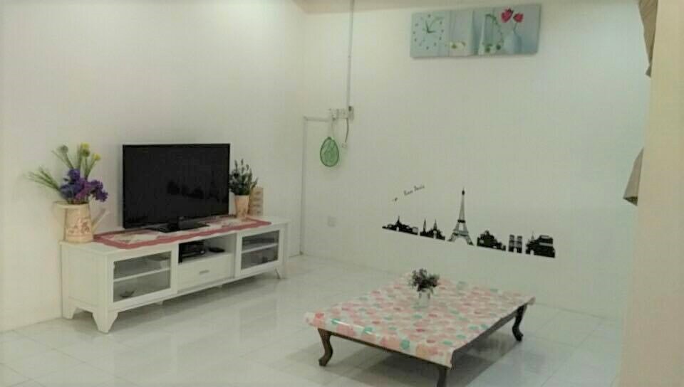 Pantai Remis Double-storey Homestay 霹雳班台_双层排屋_整套房子