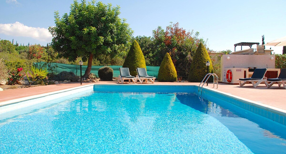 Villa Oleander with large private garden and pool