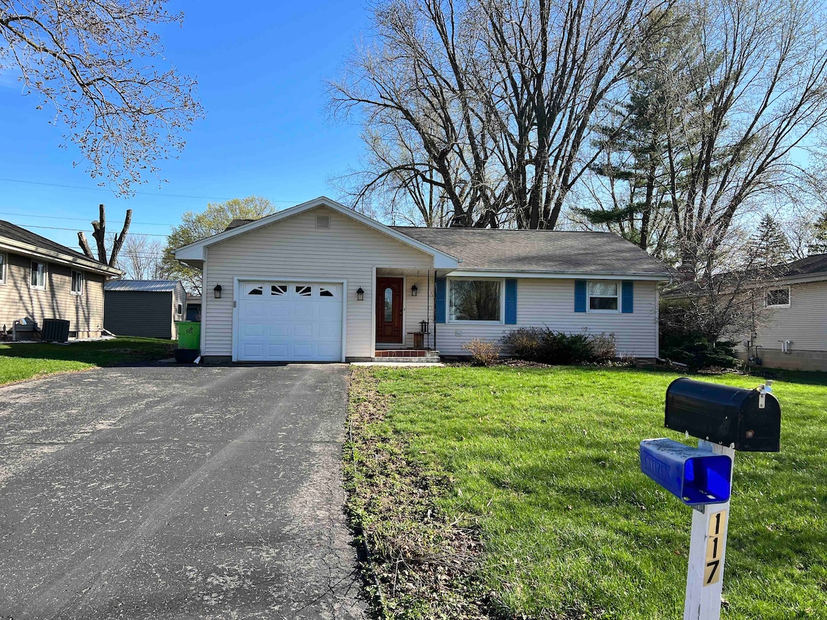 Cute two bedroom ranch style home!