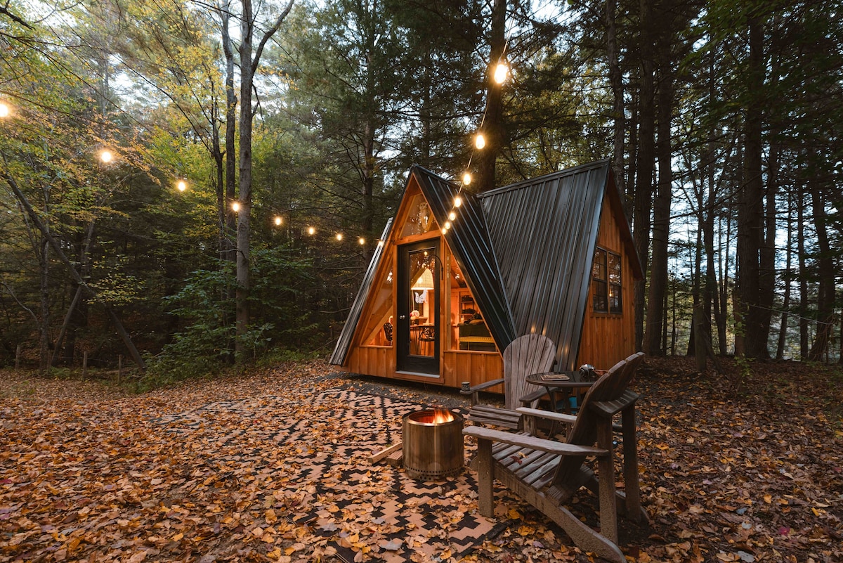 A-Frame Tiny Cabin: Retreat in the Pioneer Valley