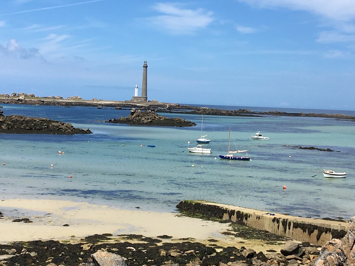 Charmante maison en pierre en bord de mer