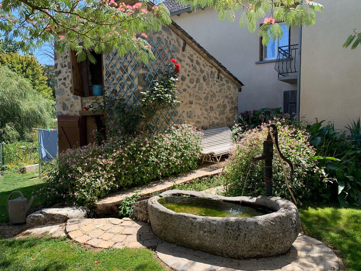 Chambres d'hôtes en Aveyron pour 8-Maison Rouziès