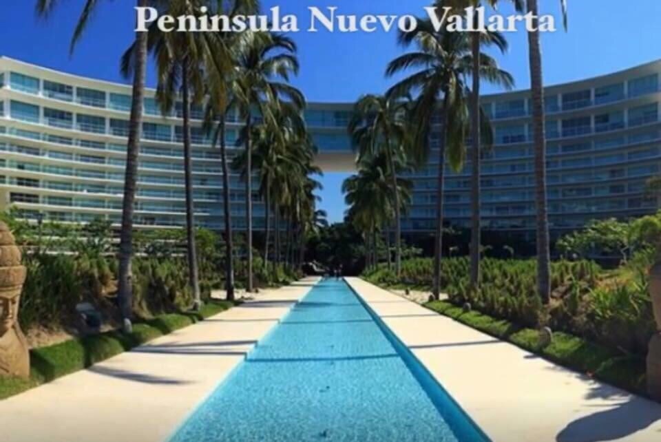 Península Nuevo Vallarta sobre playa vista piso 8