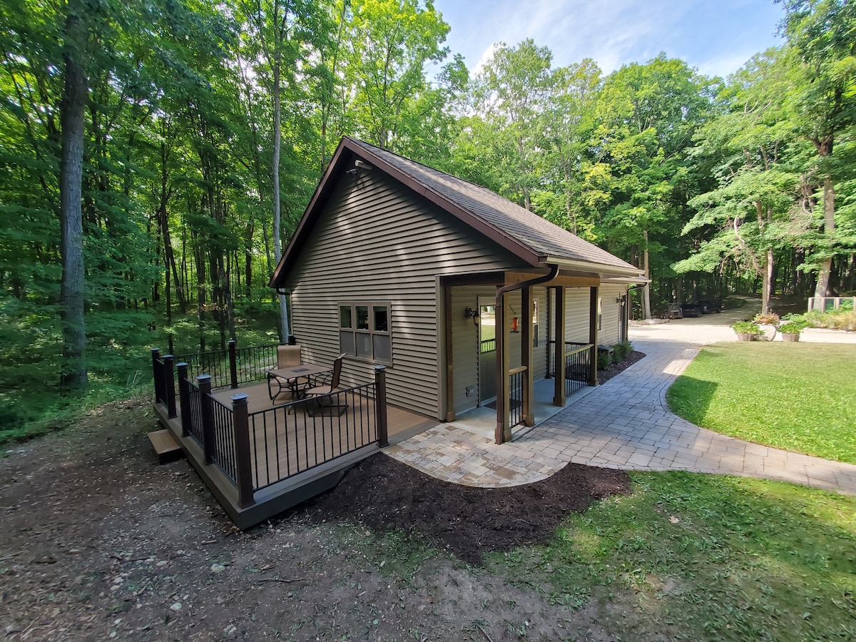 The Esker Ridge Chalet, Pristine Elkhart Solitude