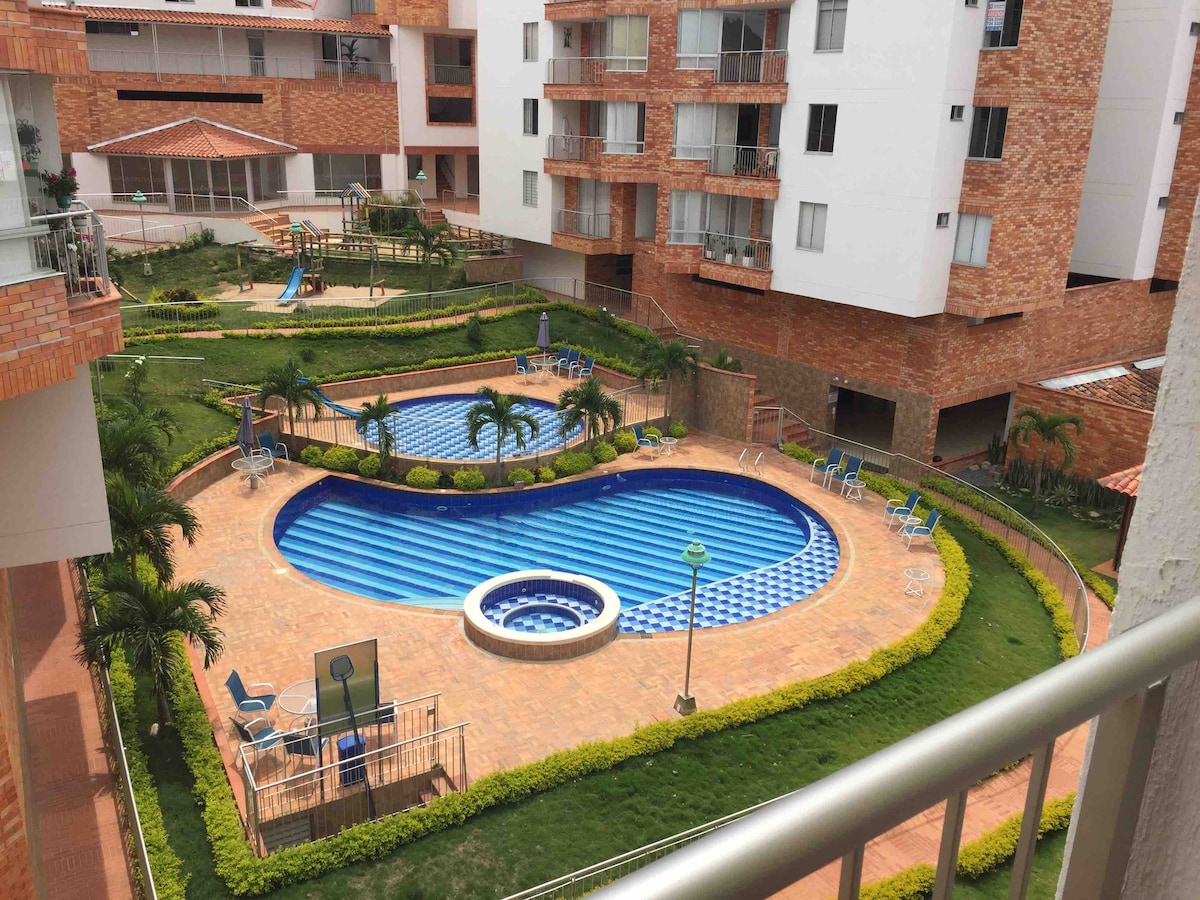 Apartamento central   piscina aire acondicionado