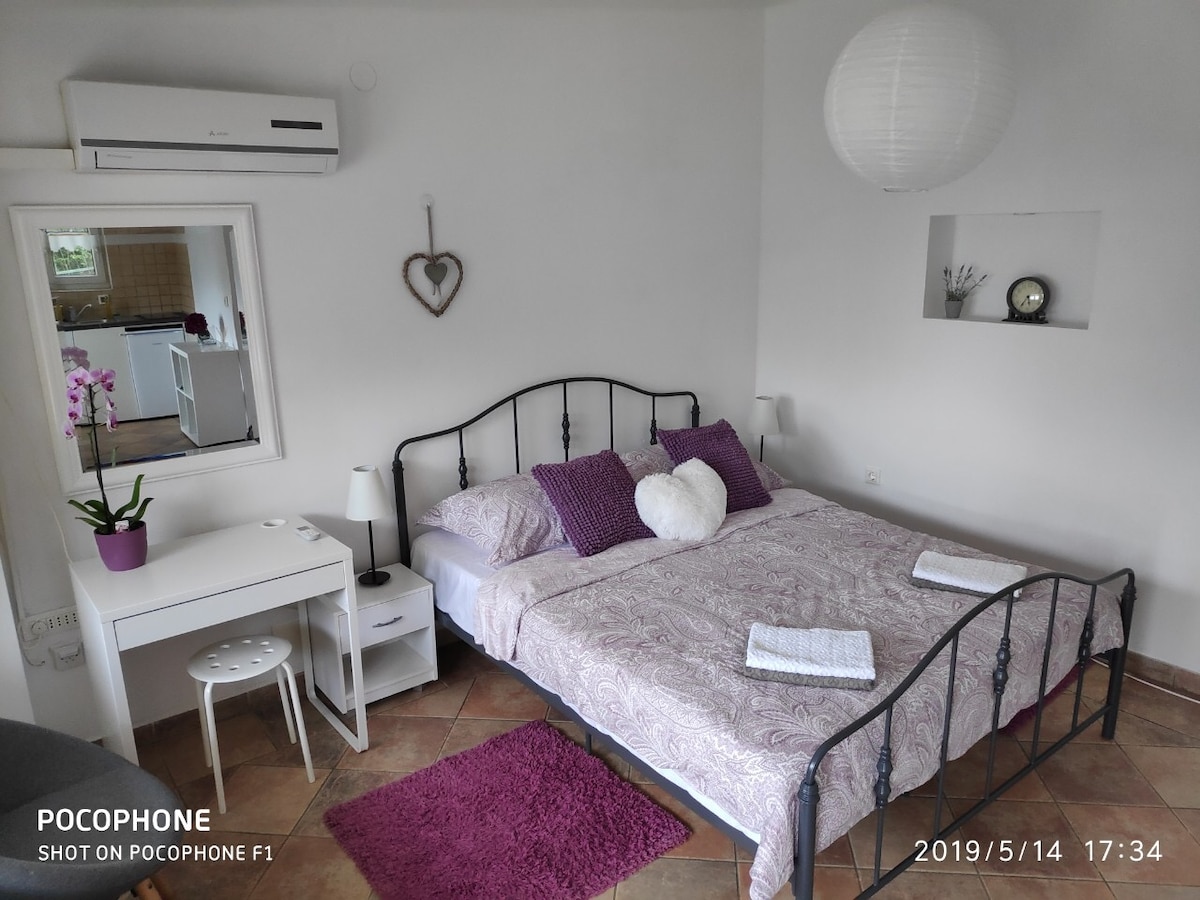 Costabella Vista cozy quiet Studio Apartment