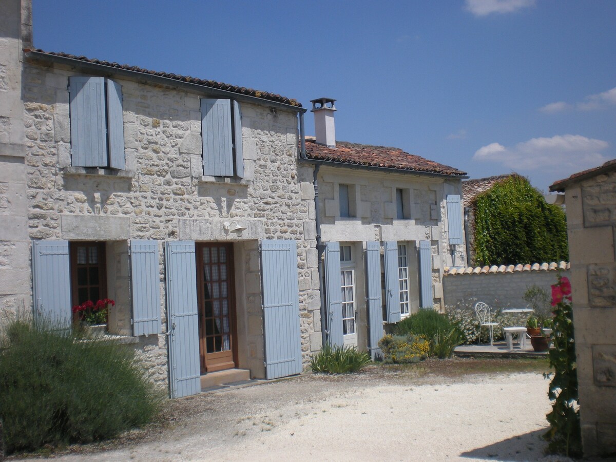 Charming village house near Saintes