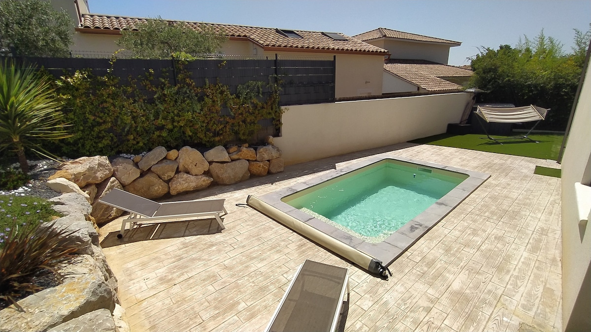 Villa moderne avec piscine au calme