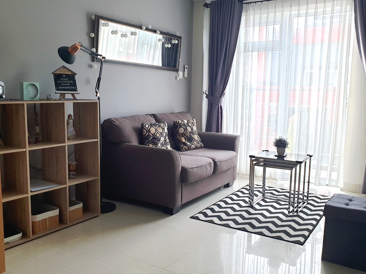 BALIKPAPAN BRIGHT & HOMEY 2 BR 公寓