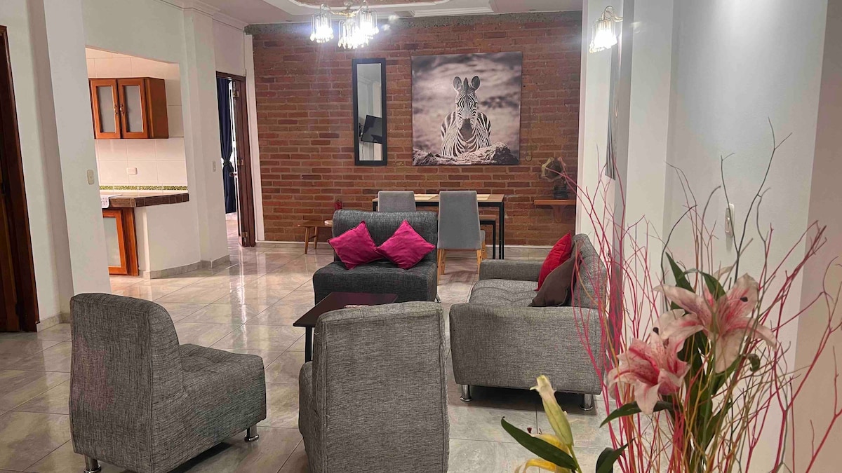 HERMOSA CASA , JACUZZI EN PLENO CENTRO DE  PEREIRA