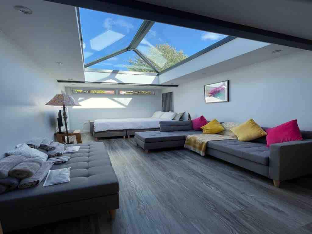 Glass roofed, private, romantic nook in Headingley