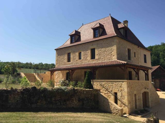 Beaumont-du-Périgord的民宿