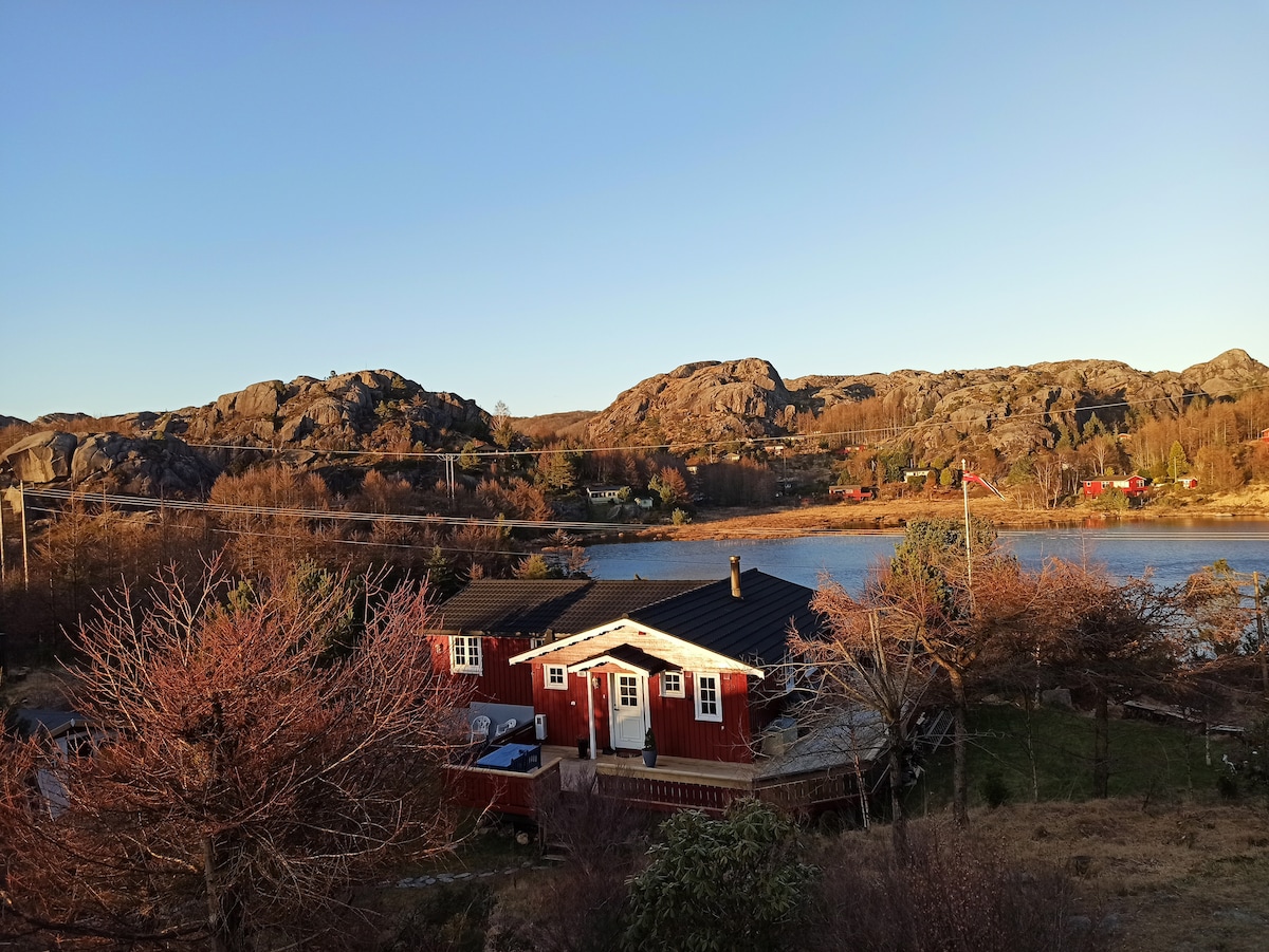 Koselig hytte på Jæren, på Ogna, nær vann og sjø