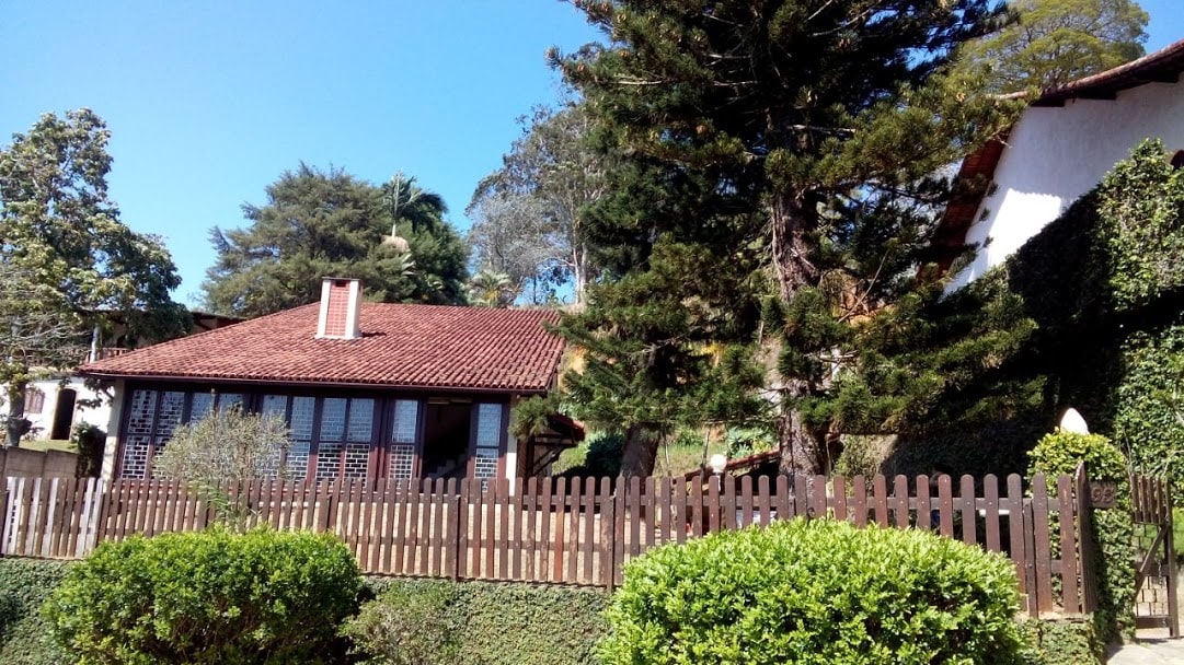 Casa de veraneio em Javary / Miguel Pereira