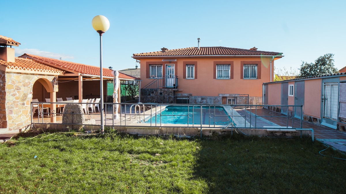 ☼别墅别墅设有私人泳池，靠近马德里☼