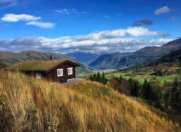 Vik i Sogn令人惊叹的景观和休闲小木屋令人惊叹