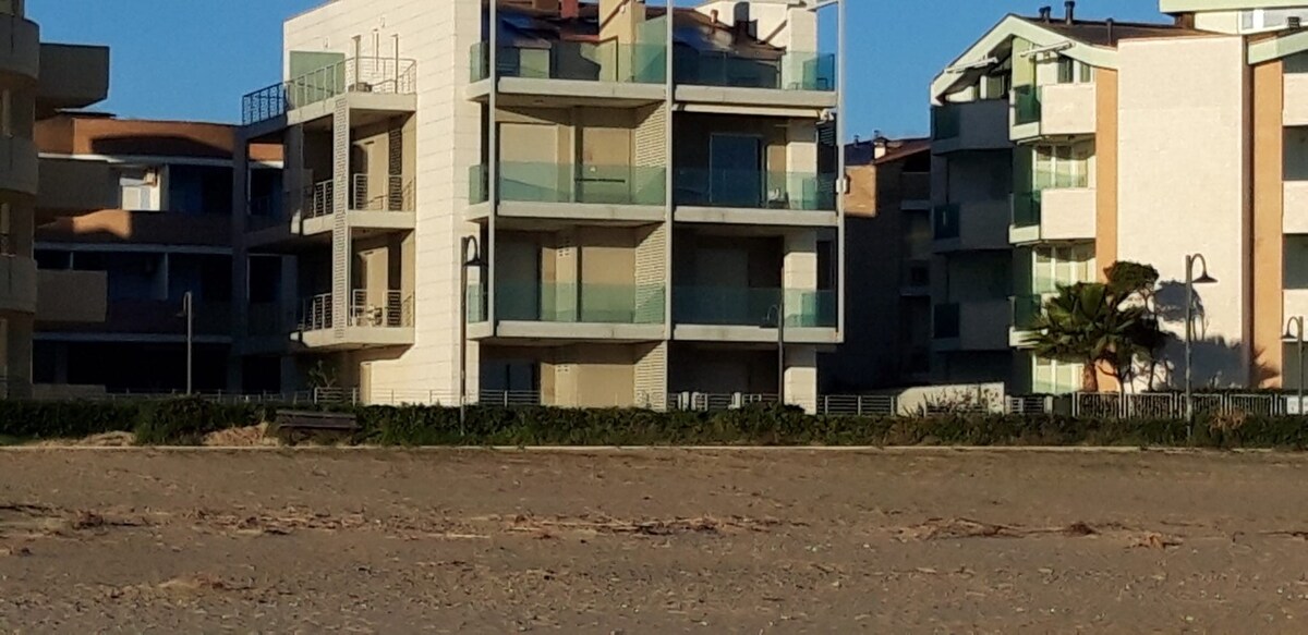 Appartamento sulla spiaggia moderno e confortevole