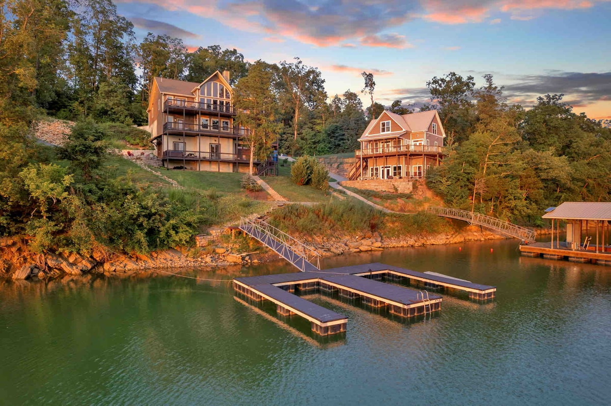 Sanctuary on the Lake *5Br 6Ba Lakefront Luxury*