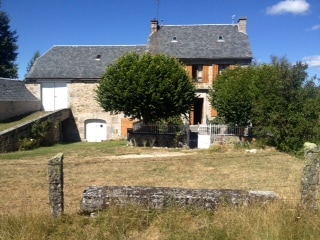 Ferme s/chemin rando "Le Tour des Monts d'Aubrac"