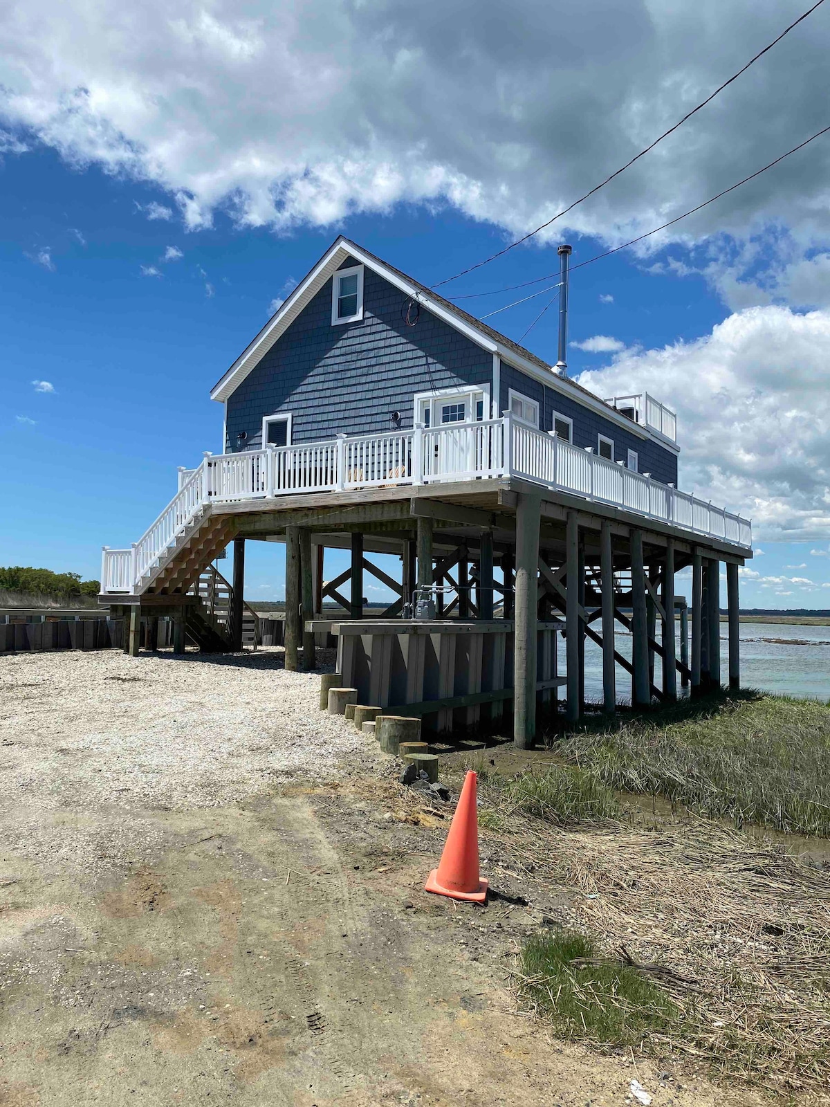 A Coastal Cottage w/ Bayfront & Ocean Views