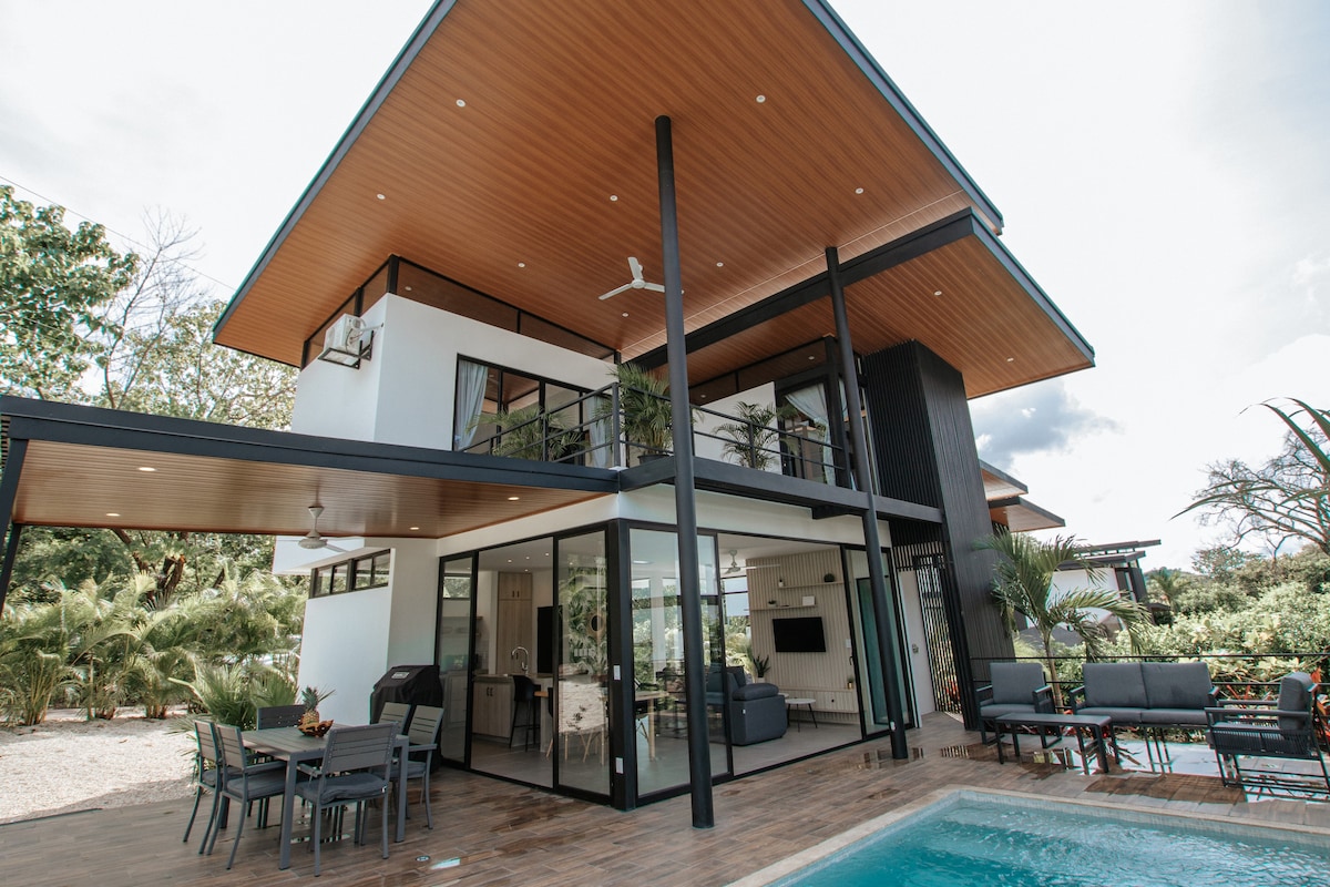 Villa Aroha avec piscine privée, près des plages