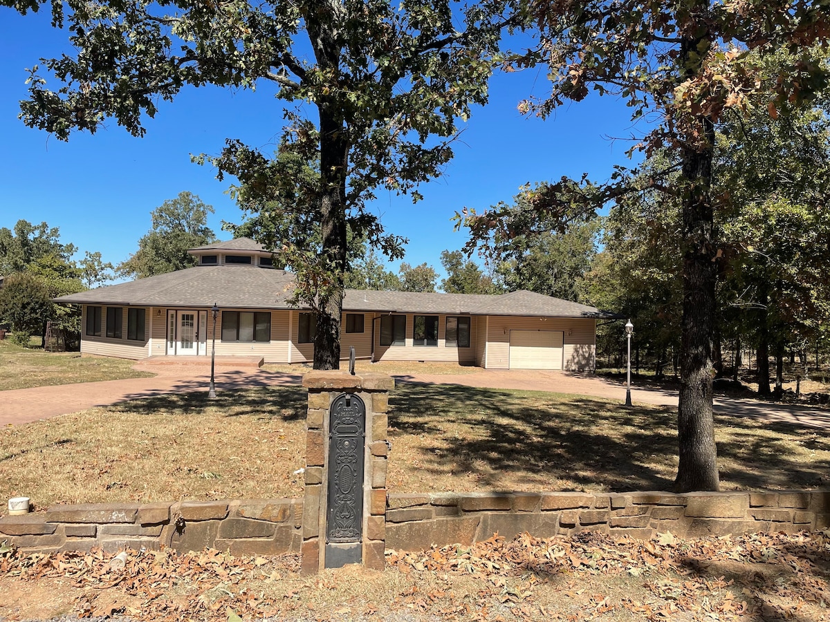 Elk Creek Round Family House