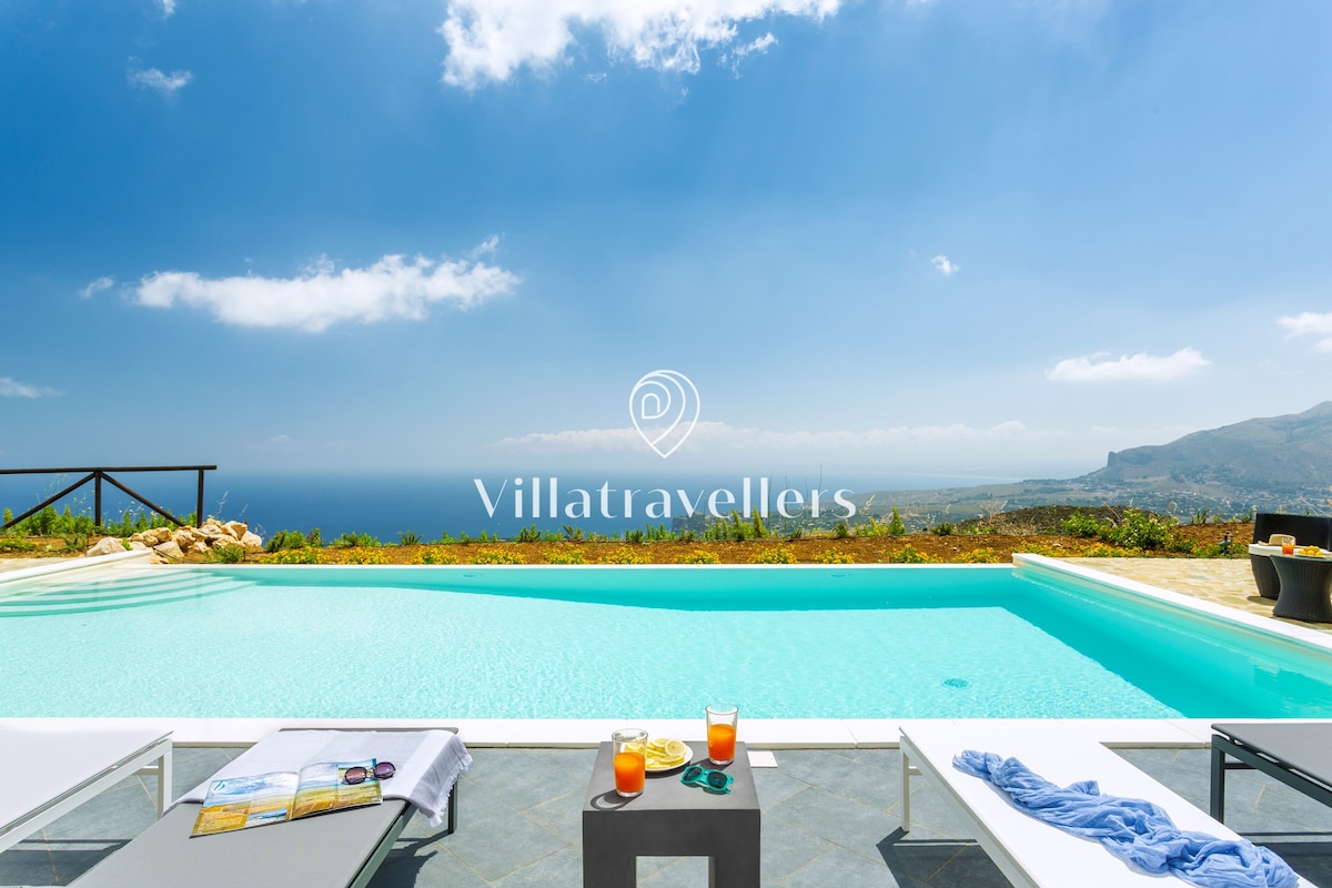 Lovely Villa in Sicily with Pool and Amazing Views