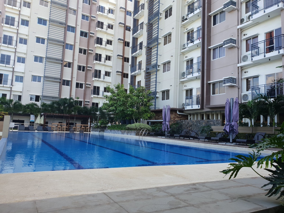 1BR unit w/Netflix  @Matina Enclaves condo