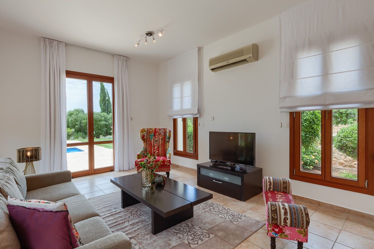 R 1029-2 Bedroom Marvelous Villa - BBQ Area,Private Pool & Garden View